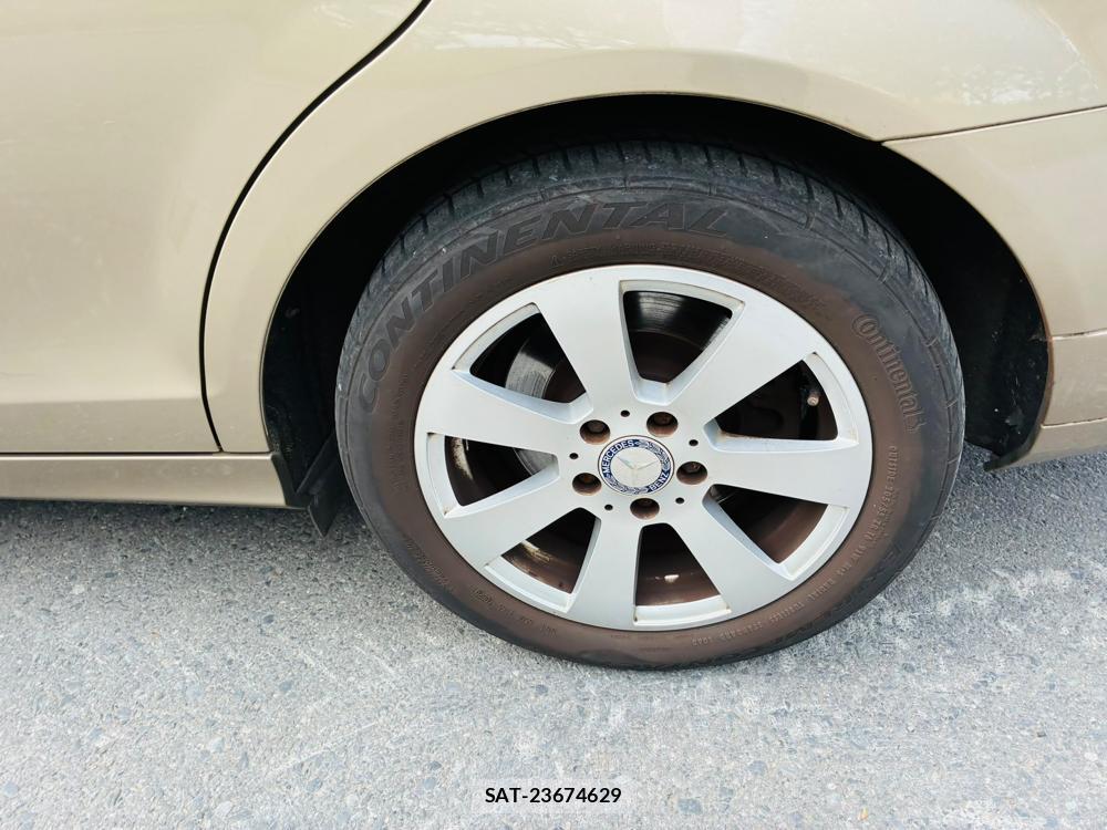 Mercedes Benz C-CLASS 2010-02 8351359-29