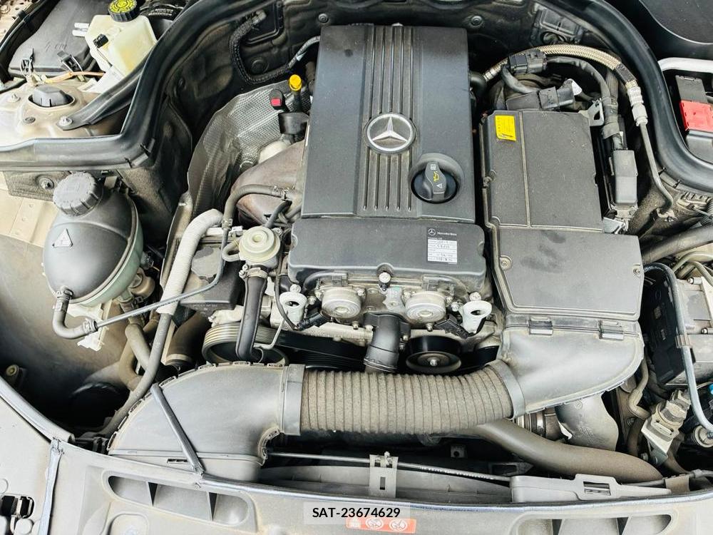 Mercedes Benz C-CLASS 2010-02 8351359-37