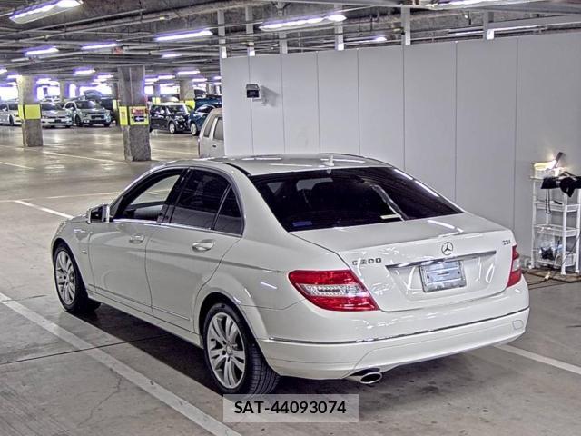 Mercedes Benz C-CLASS 2010-08 8589879-2