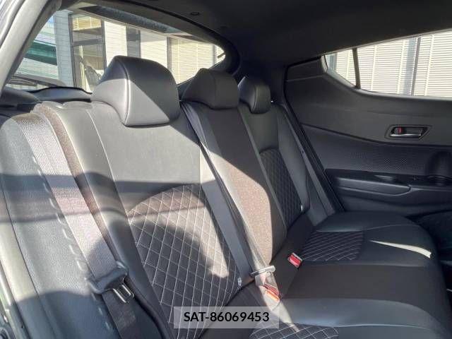 Toyota C-HR 2019-03 607923-10