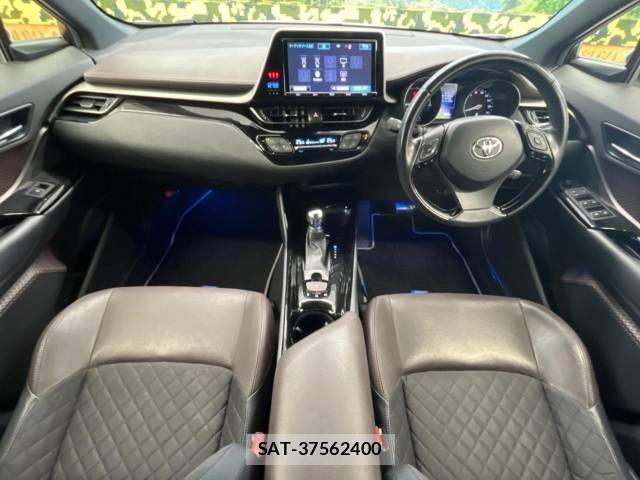 Toyota C-HR 2018-03 703297-1