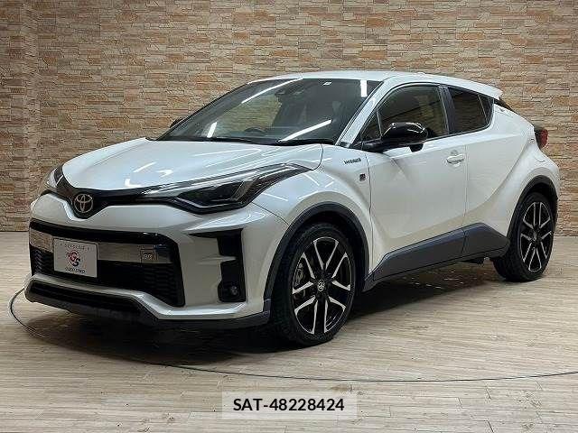 Toyota C-HR 2019-11 825488-14