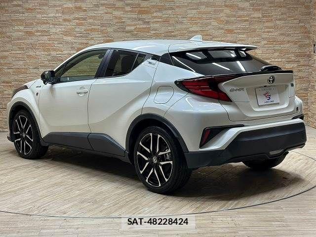Toyota C-HR 2019-11 825488-15