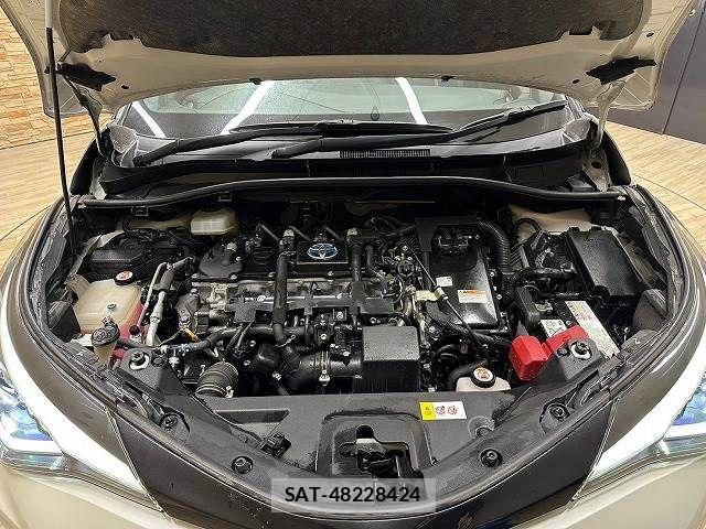 Toyota C-HR 2019-11 825488-17