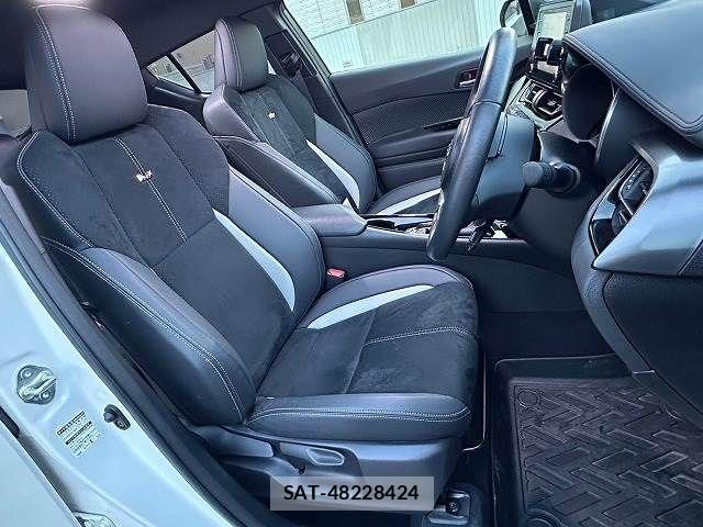 Toyota C-HR 2019-11 825488-4
