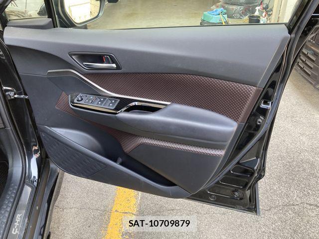 Toyota C-HR 2019-05 841869-10