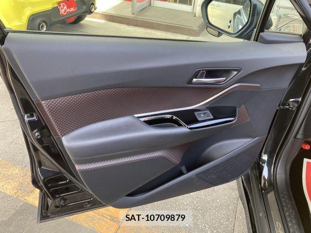 Toyota C-HR 2019-05 841869-12