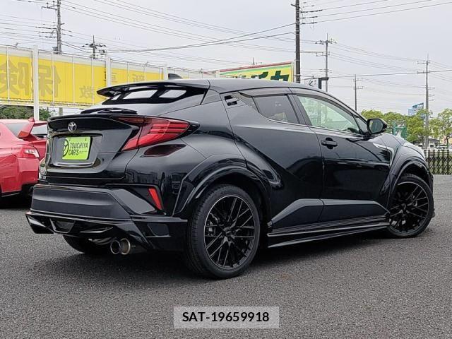 Toyota C-HR 2020-10 1039003-1