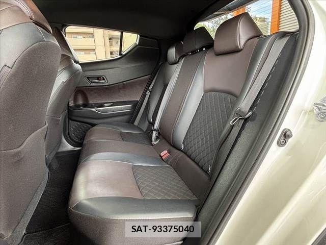 Toyota C-HR 2017-11 1166894-17