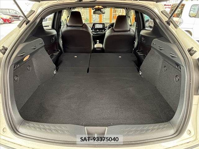 Toyota C-HR 2017-11 1166894-19