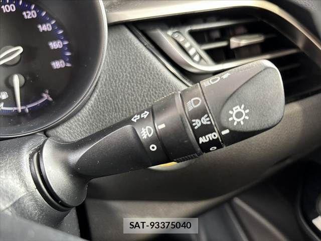 Toyota C-HR 2017-11 1166894-24