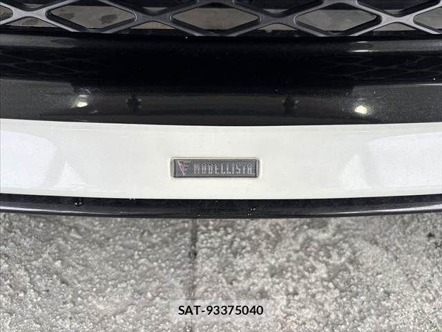 Toyota C-HR 2017-11 1166894-4