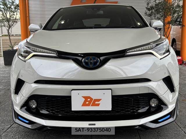 Toyota C-HR 2017-11 1166894-7