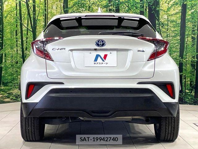 Toyota C-HR 2018-07 1214091-14