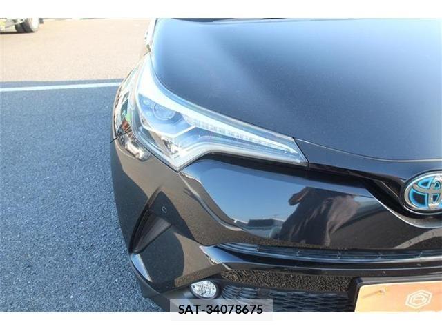 Toyota C-HR 2017-12 1219529-12