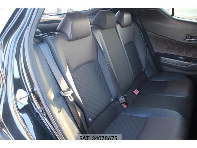 Toyota C-HR 2017-12 1219529-16