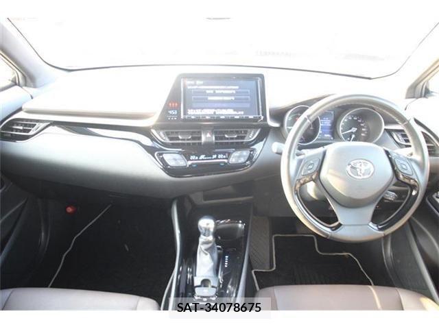 Toyota C-HR 2017-12 1219529-17