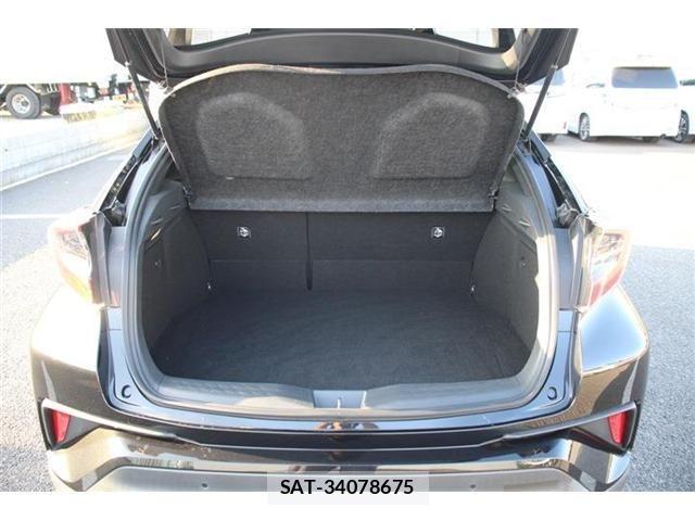 Toyota C-HR 2017-12 1219529-18