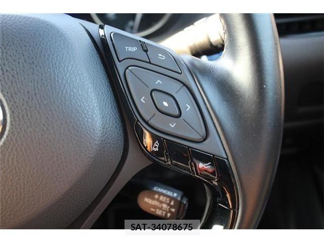 Toyota C-HR 2017-12 1219529-6