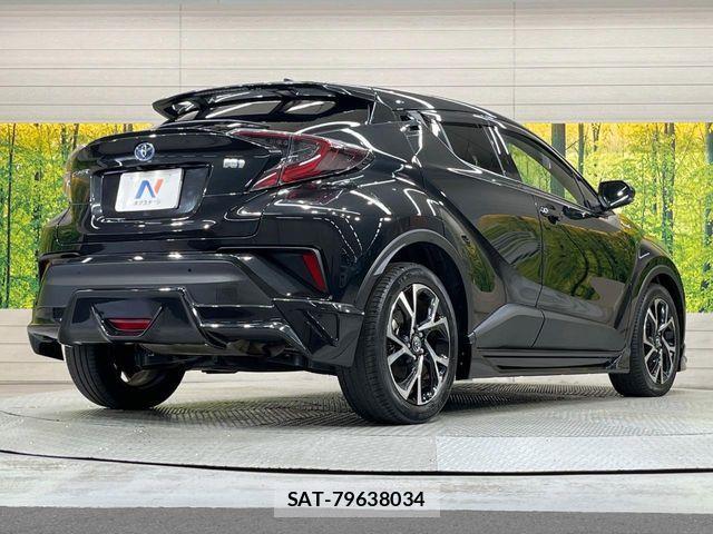 Toyota C-HR 2017-04 1301053-16