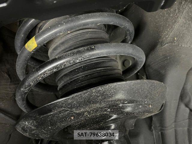 Toyota C-HR 2017-04 1301053-19