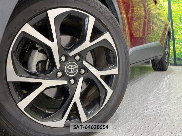 Toyota C-HR 2019-03 1317908-13
