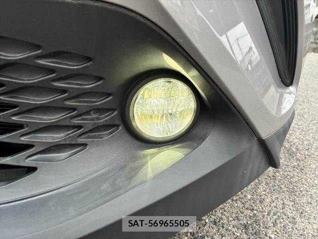 Toyota C-HR 2018-03 1317907-12