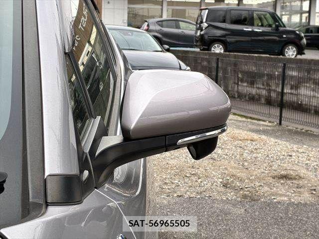 Toyota C-HR 2018-03 1317907-25