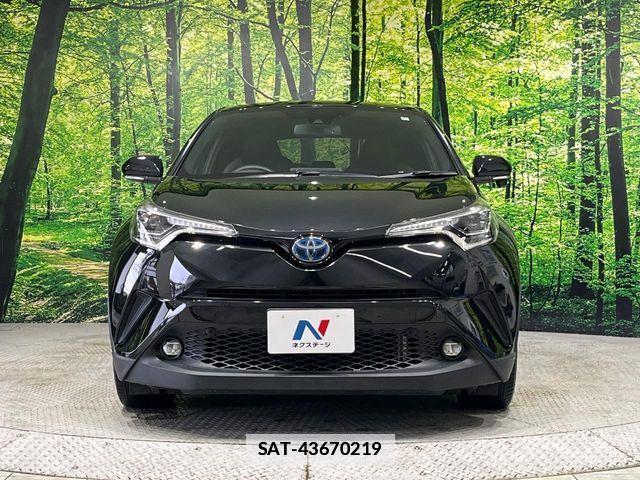 Toyota C-HR 2018-09 1416388-13
