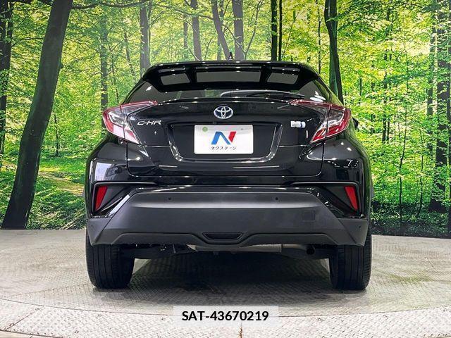 Toyota C-HR 2018-09 1416388-14