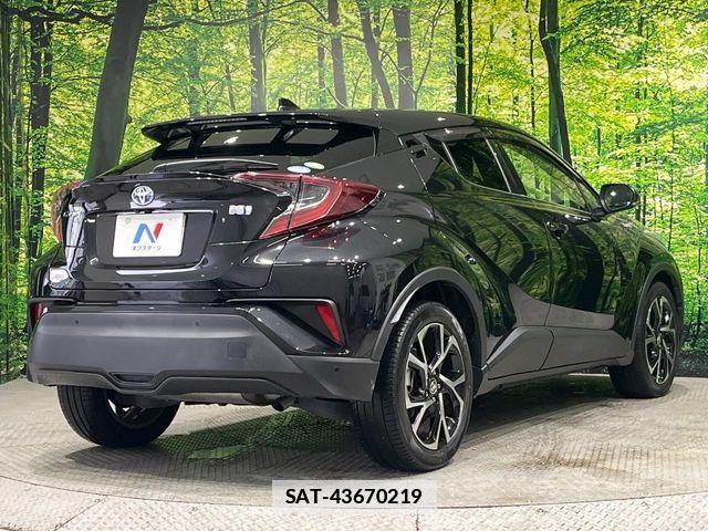 Toyota C-HR 2018-09 1416388-16