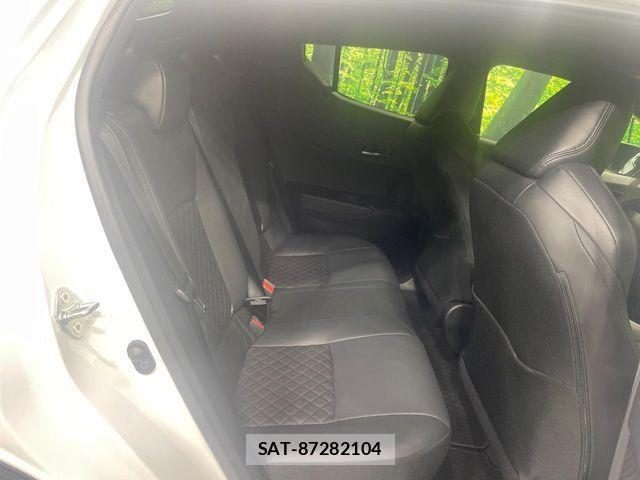 Toyota C-HR 2022-07 1471432-8