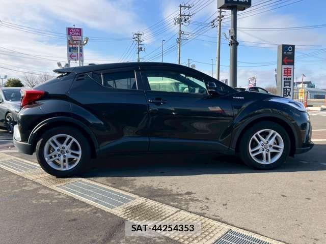 Toyota C-HR 2020-04 2726831-16