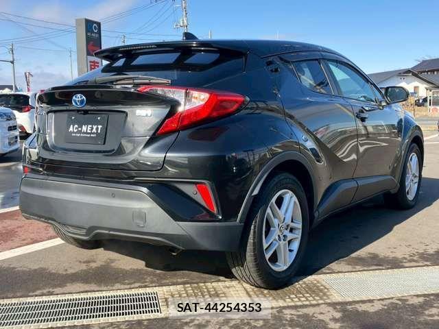 Toyota C-HR 2020-04 2726831-17