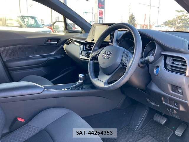Toyota C-HR 2020-04 2726831-18