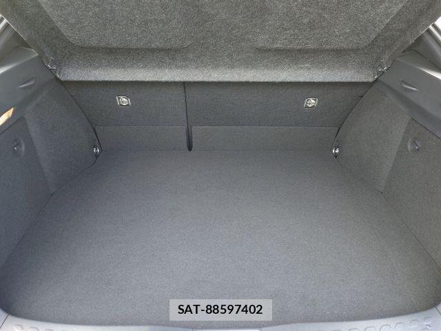 Toyota C-HR 2020-08 3064384-21