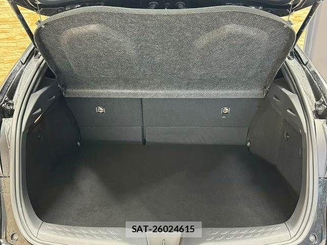Toyota C-HR 2020-11 3064386-12