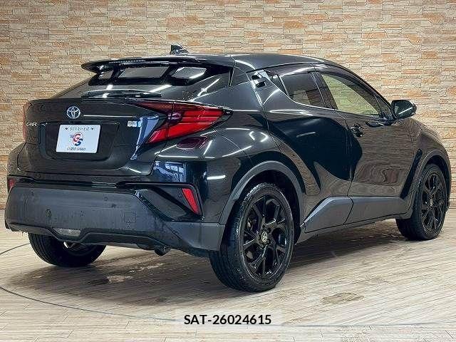Toyota C-HR 2020-11 3064386-15