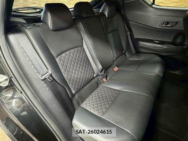 Toyota C-HR 2020-11 3064386-5