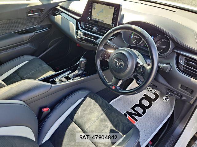 Toyota C-HR 2021-05 3064383-10