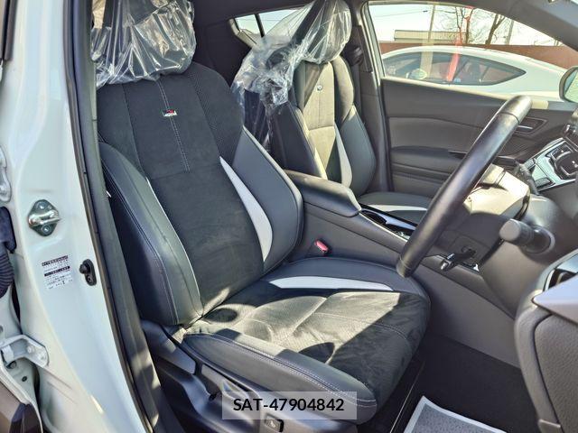 Toyota C-HR 2021-05 3064383-11