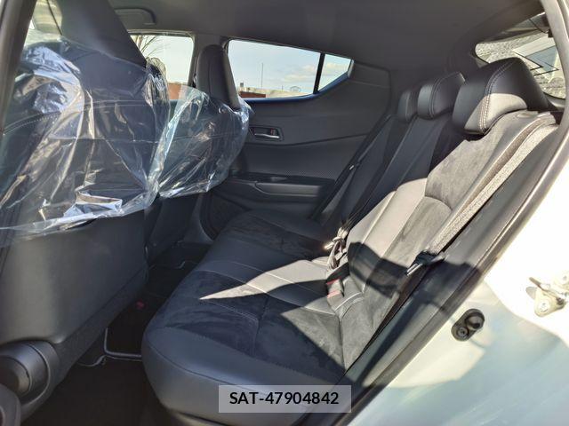 Toyota C-HR 2021-05 3064383-21