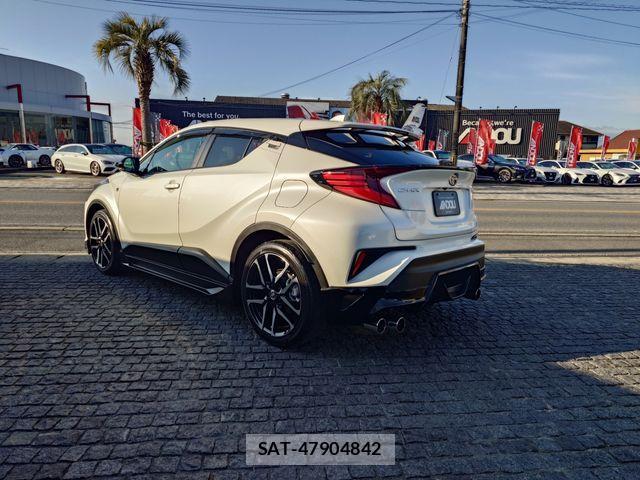 Toyota C-HR 2021-05 3064383-3