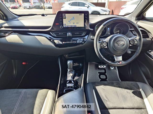 Toyota C-HR 2021-05 3064383-8