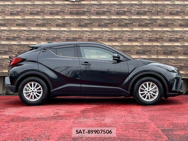 Toyota C-HR 2023-02 3371469-17