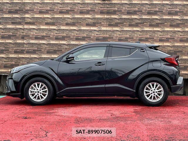 Toyota C-HR 2023-02 3371469-23