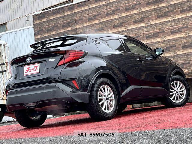 Toyota C-HR 2023-02 3371469-2