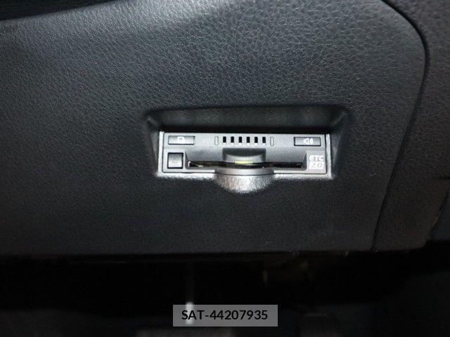 Toyota C-HR 2018-04 3766361-16