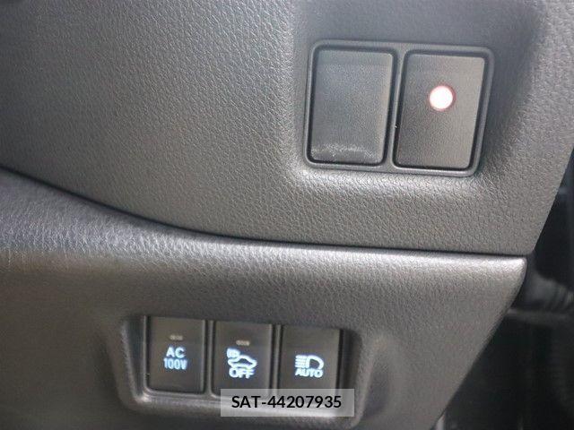 Toyota C-HR 2018-04 3766361-21