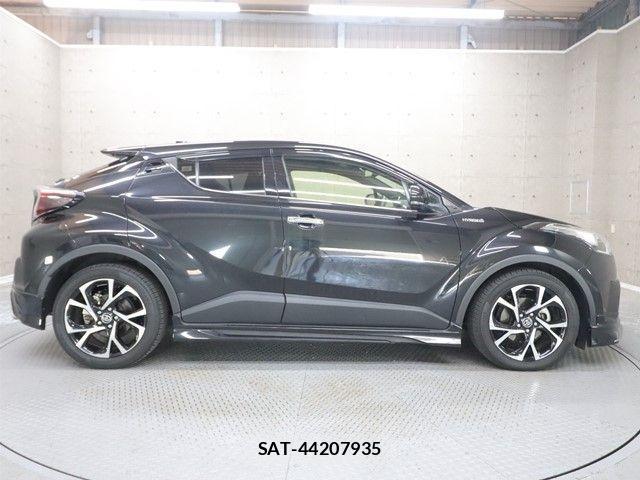 Toyota C-HR 2018-04 3766361-25